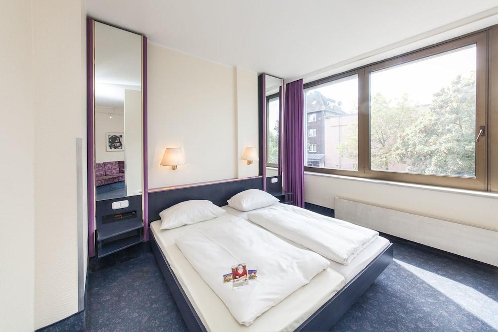 Hotel Mirage Duesseldorf-Neuss Exterior photo