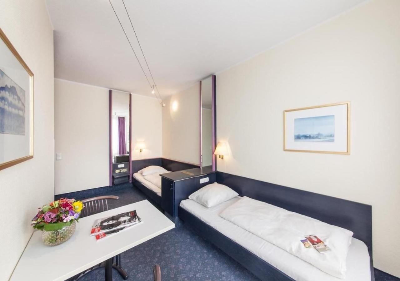 Hotel Mirage Duesseldorf-Neuss Room photo