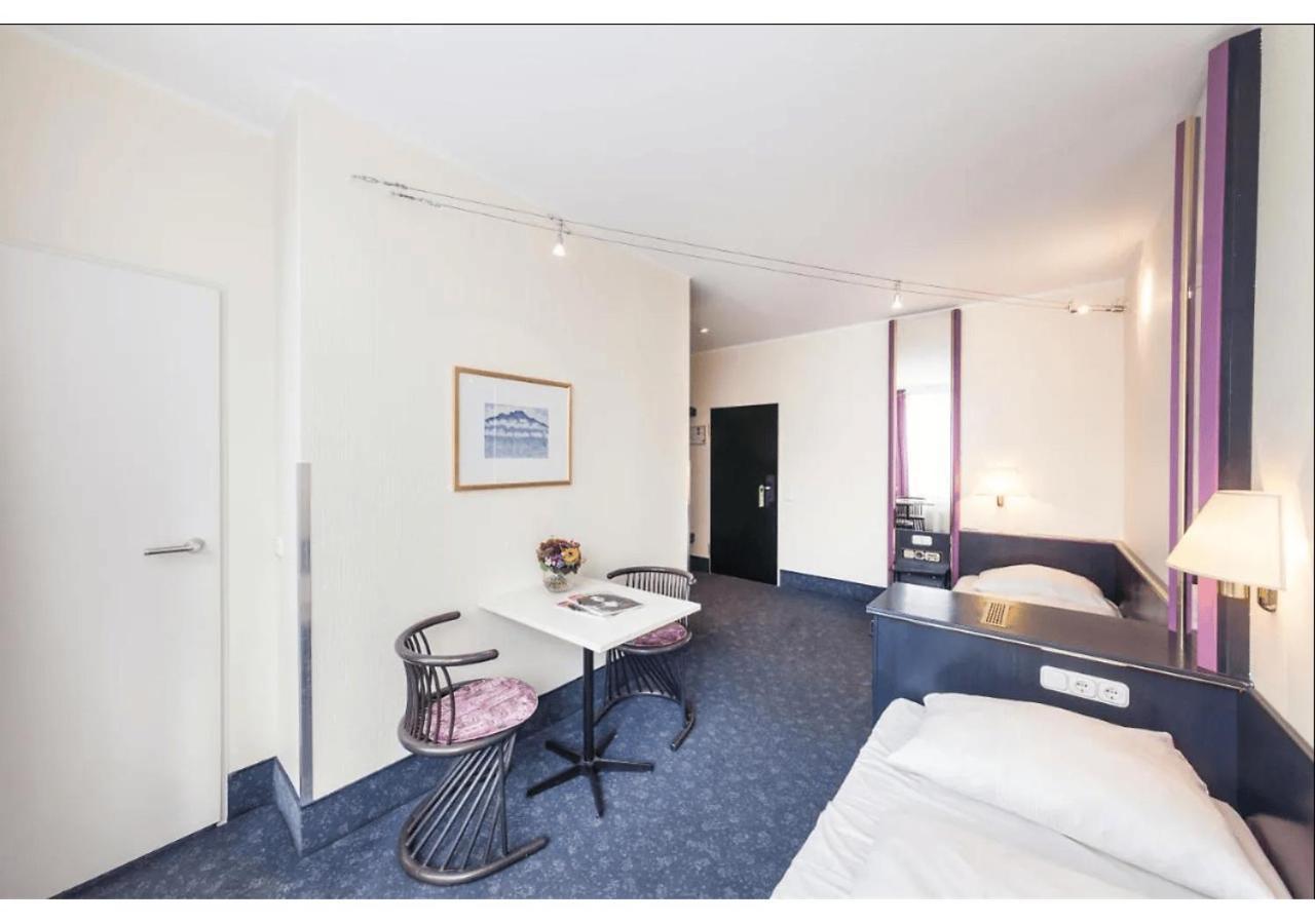 Hotel Mirage Duesseldorf-Neuss Room photo
